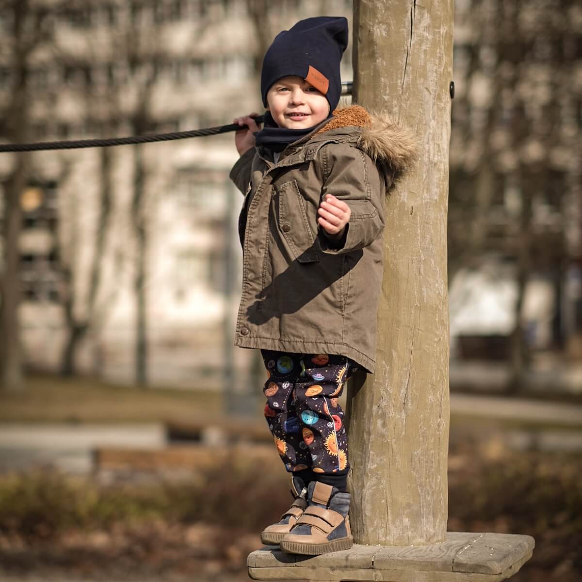 Spodnie softshell dziecięce - kosmos (dostępne od ręki)